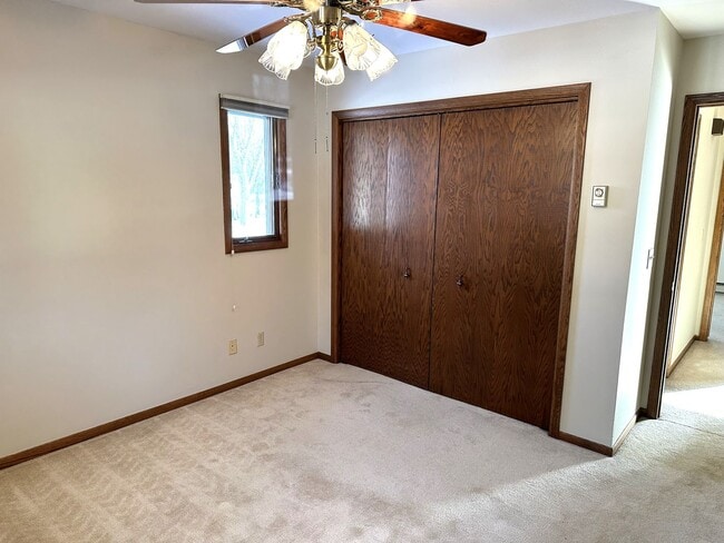 Building Photo - 515-517 Bridgewater