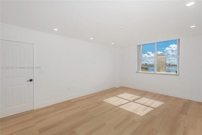 Building Photo - 11111 Biscayne Blvd