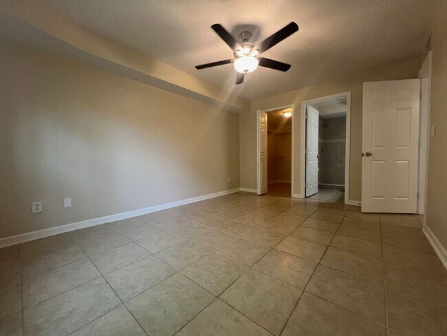 Building Photo - 3019 Bonaventure Cir