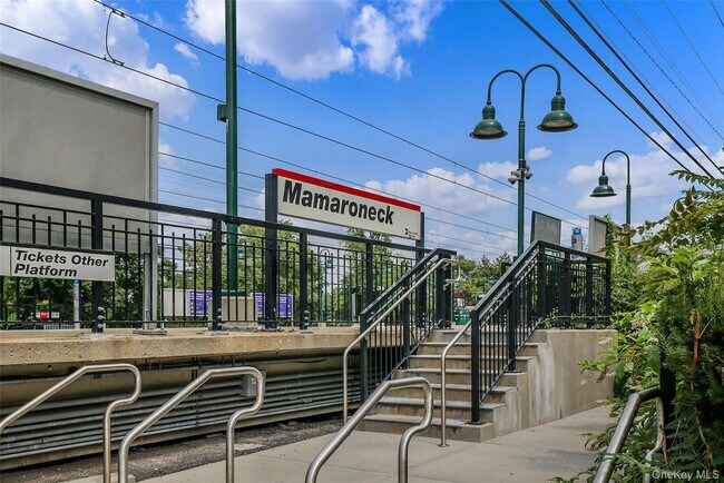 Building Photo - 400 Mt Pleasant Ave