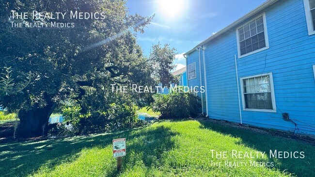 Building Photo - 2727 N Poinciana Blvd
