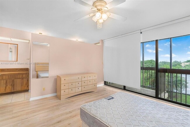 Building Photo - 2911 SW 87th Terrace