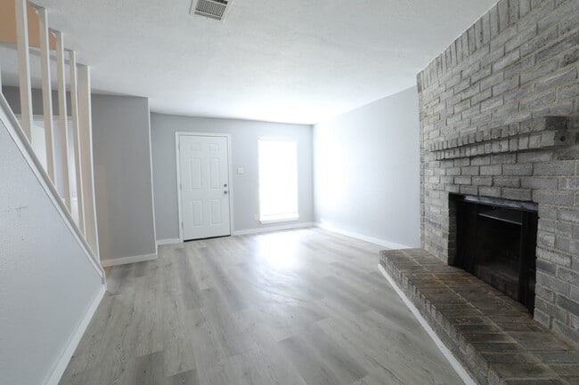 Building Photo - 4624 W Orange St