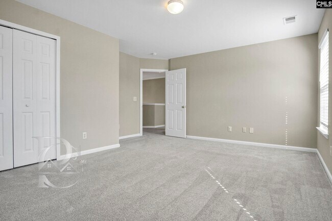 Building Photo - 211 Pinebluff Ct