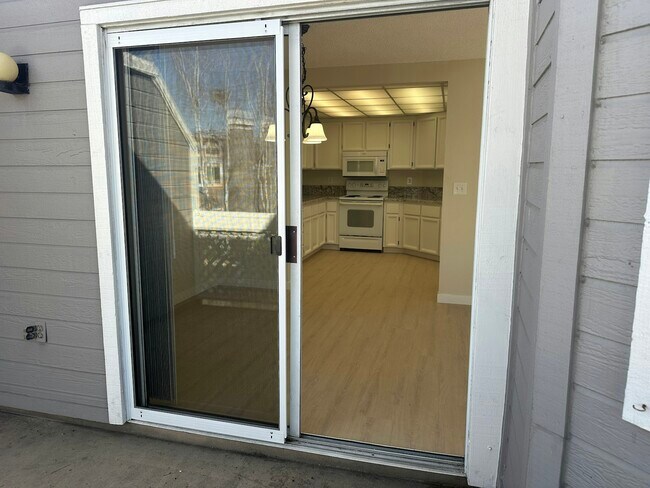 Building Photo - 1891 Lakebird Dr