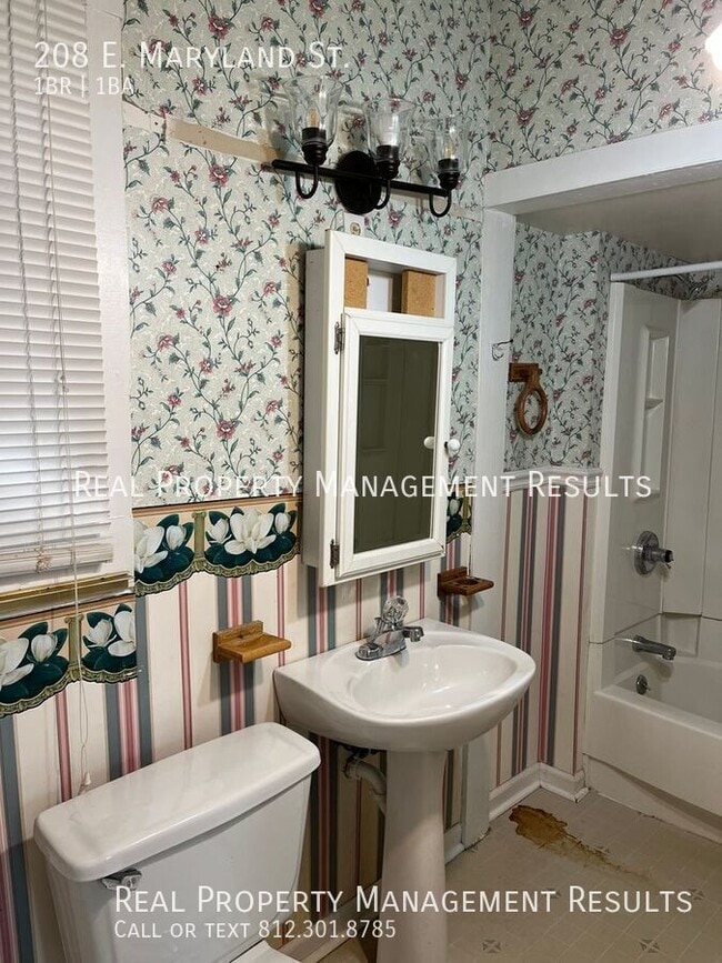 Building Photo - 208 E Maryland St