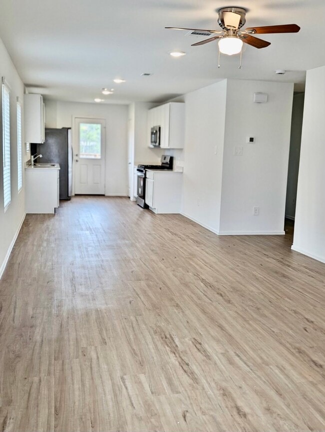 Building Photo - 533 Brook Terrance Ln