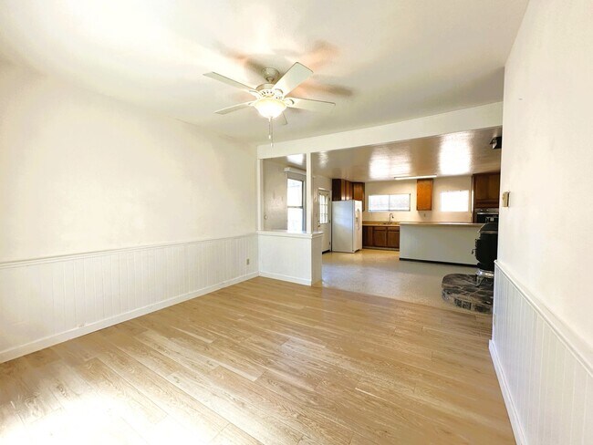 Building Photo - 402 Ormsby Ln