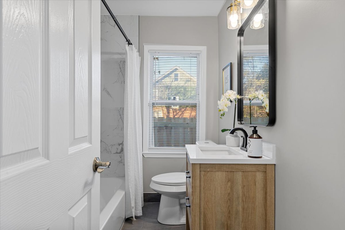 Building Photo - 16221 Santa Rosa Dr