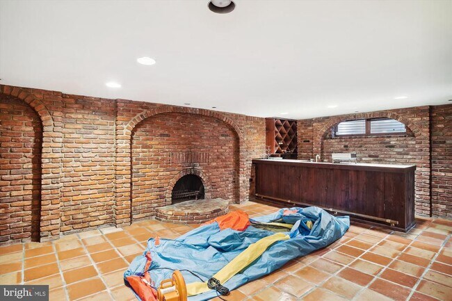 Building Photo - 5215 Brookeway Dr