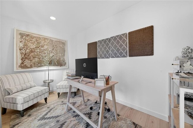 Building Photo - 1812 Wellbourne Dr NE