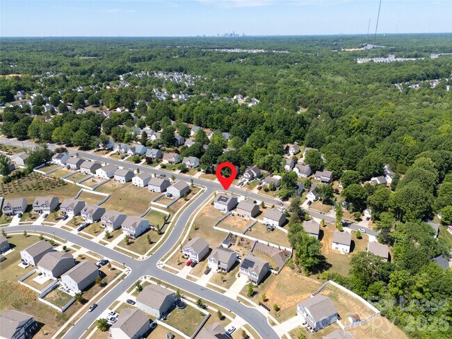 Building Photo - 10008 Brawley Ln