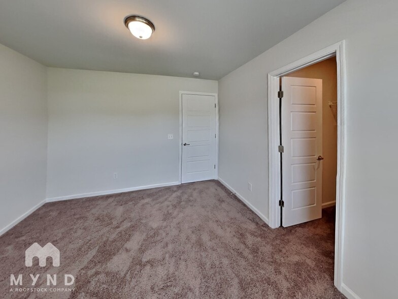 Building Photo - 118 Dasher Dr