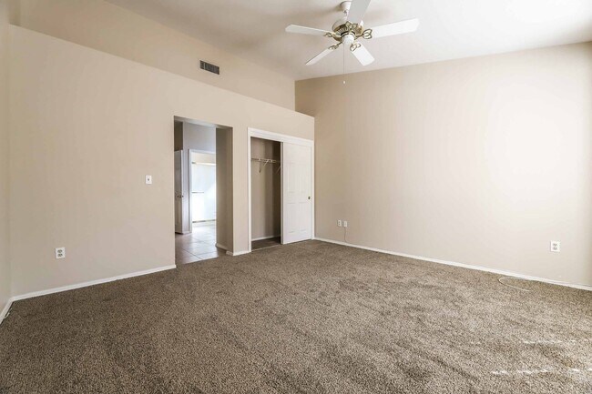 Building Photo - Sun City Summerlin - Golf Course Community...