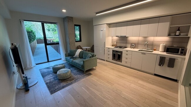 Building Photo - Epic REA: Fantastic Potrero Hill Modern 1 BR, 1 BA Condo