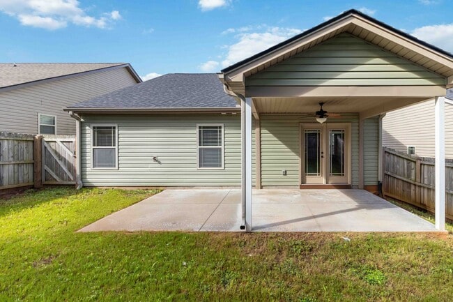 Building Photo - 130 Mistwood Ln