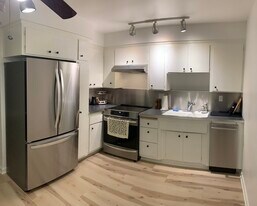 Building Photo - 800 N Eucalyptus Ave