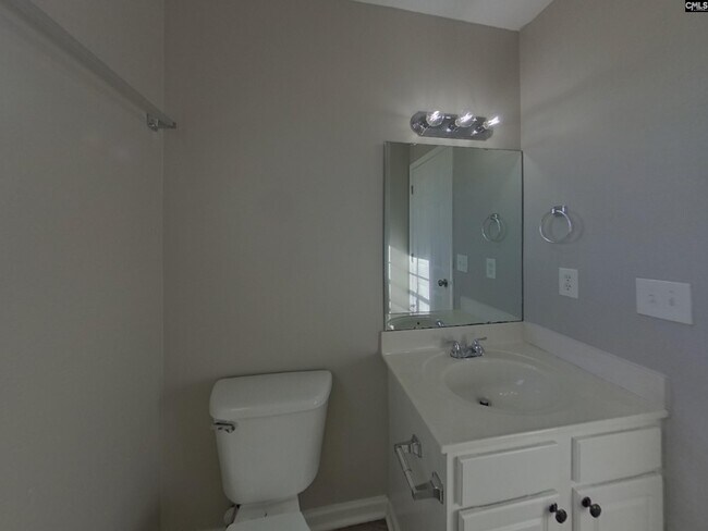 Building Photo - 204 Fox Grove Cir