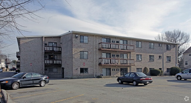 Building Photo - 980 Main St