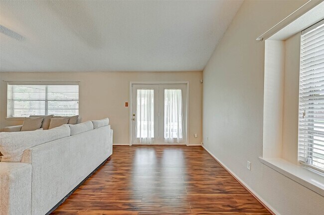 Building Photo - 16355 Sierra Grande Dr