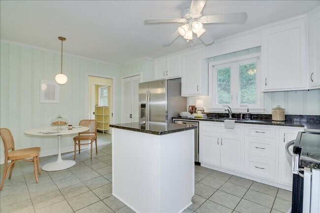 Building Photo - Beautiful West Augusta Ranch