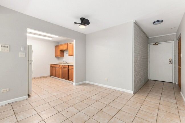 Building Photo - 148 E Bailey Rd