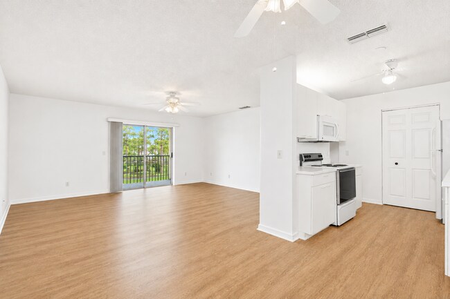 Building Photo - 2-bedroom Condo at Indigo Lakes