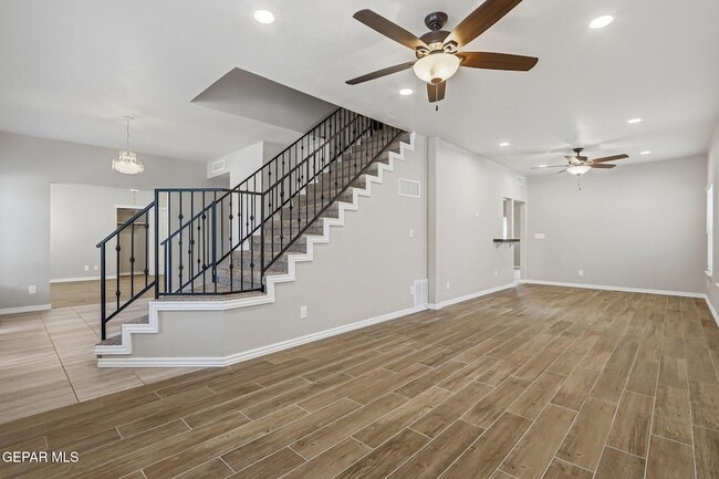 Building Photo - 825 Dulce Tierra Dr