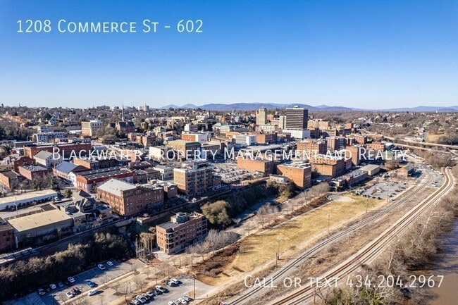 Building Photo - 1208 Commerce St