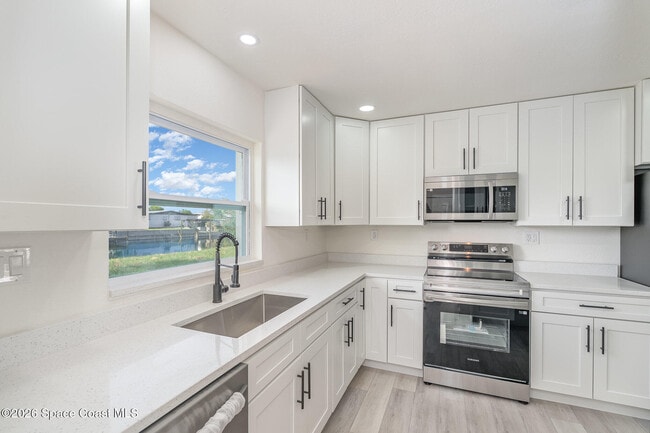 Building Photo - 320 Alabama Ave