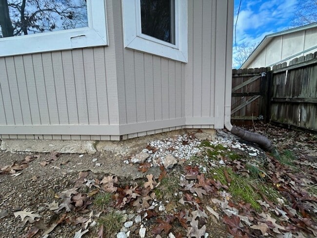 Building Photo - Call Property Manager Tonia Rollins for more information (501)626-9917