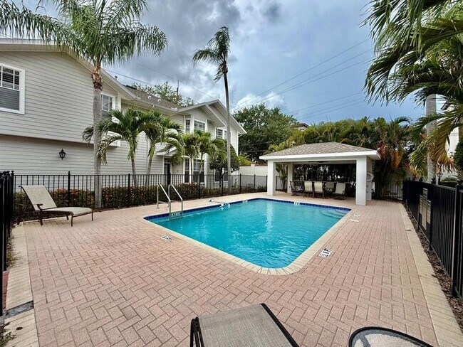Building Photo - 2920 W El Prado Blvd