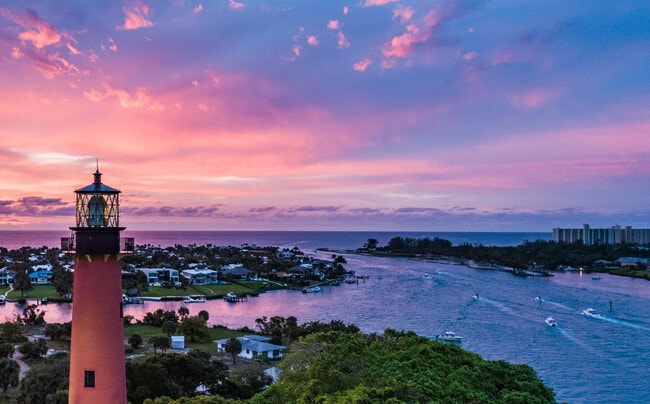 Building Photo - 1300 Jimmy Buffett Mem Hwy