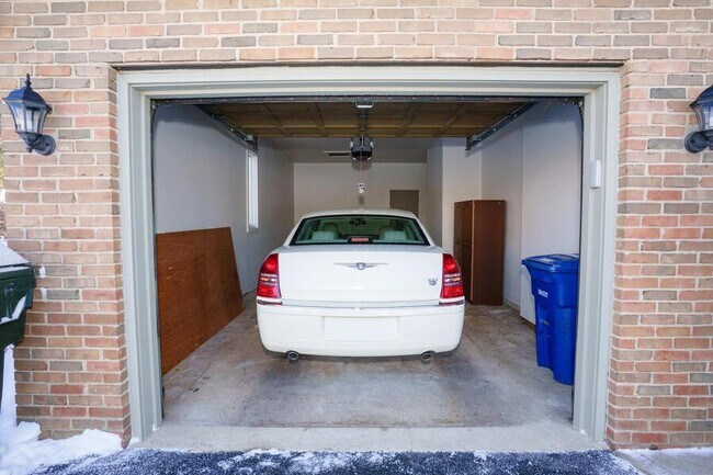 Building Photo - 6324 Tamworth Ct