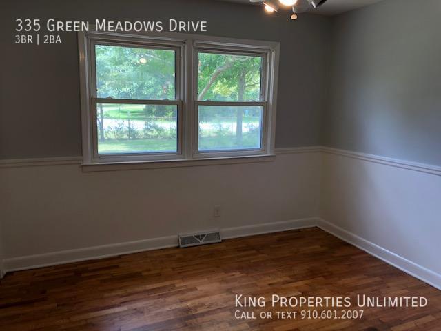 Building Photo - 335 Green Meadows Dr