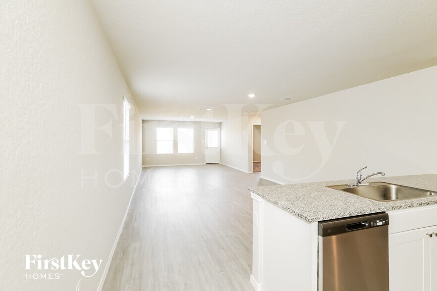 Building Photo - 10747 Prusiner Dr