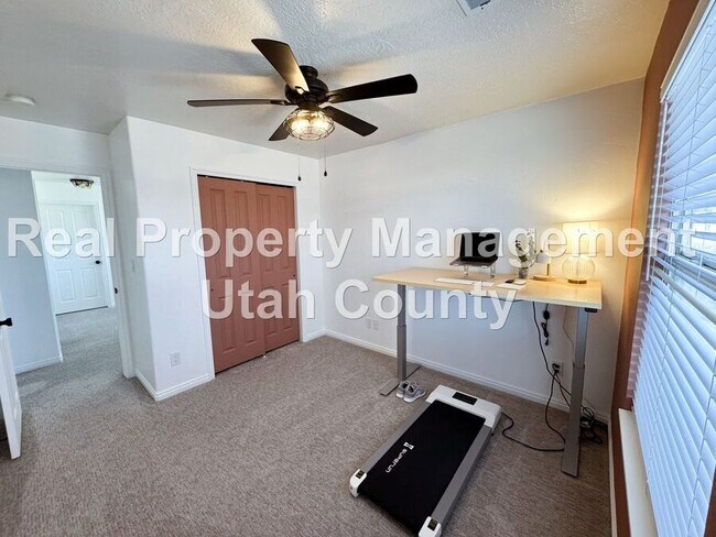 Building Photo - 1849 N Bountiful Wy