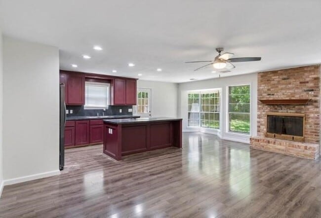 Building Photo - 7019 Oak Bough Dr