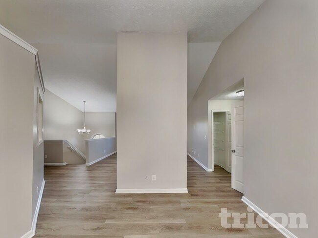 Building Photo - 235 Princeton Way