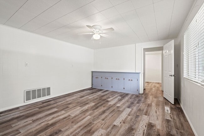 Building Photo - 1590 Nicholls Rd