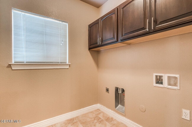 Building Photo - 3654 Almond Beach Dr