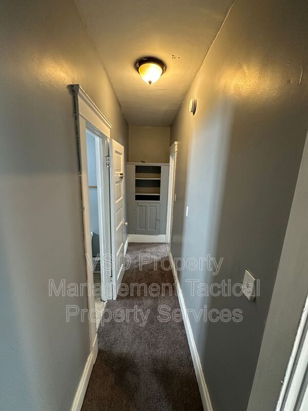 Building Photo - 3651 E 55th St