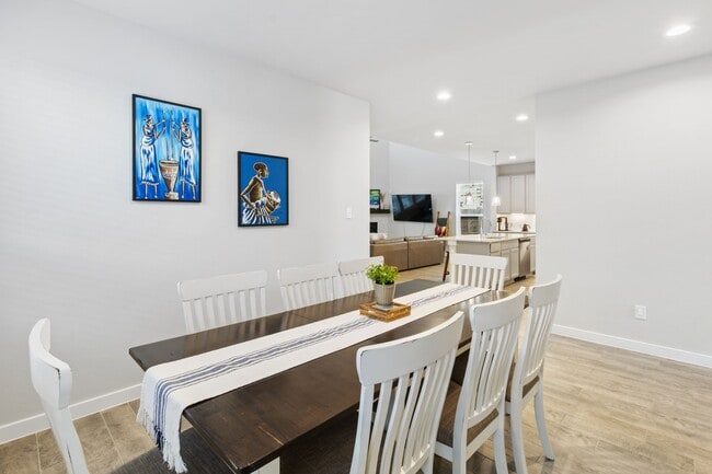 Building Photo - 8114 Vida Costa Dr