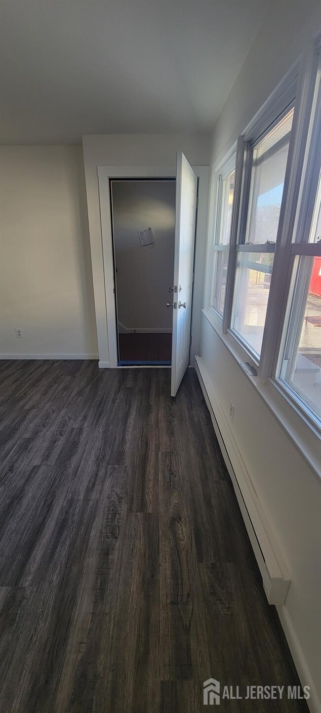 Building Photo - 358 Raritan St