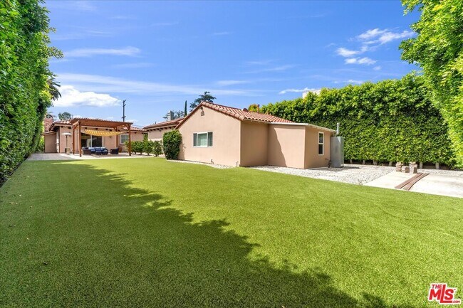 Building Photo - 5310 Leghorn Ave