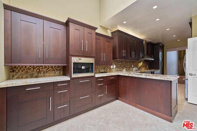 Building Photo - 13078 Mindanao Wy