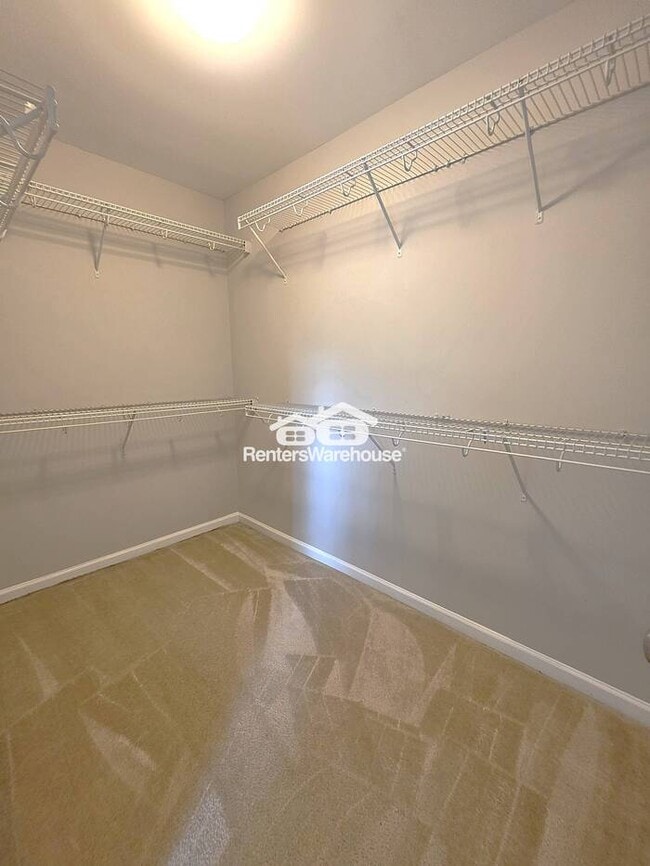 Building Photo - Beautiful 3-bedroom townhome in North Rale...