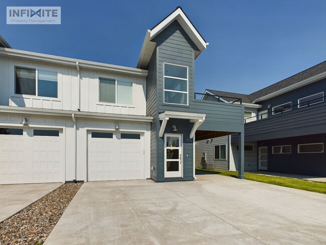 Building Photo - Bozeman Stunner!