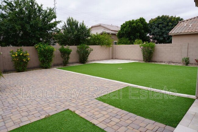 Building Photo - 3263 S Miller Dr