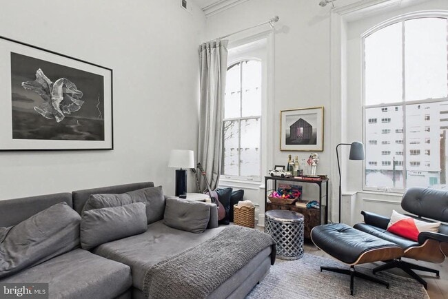 Building Photo - 1824 Chestnut St